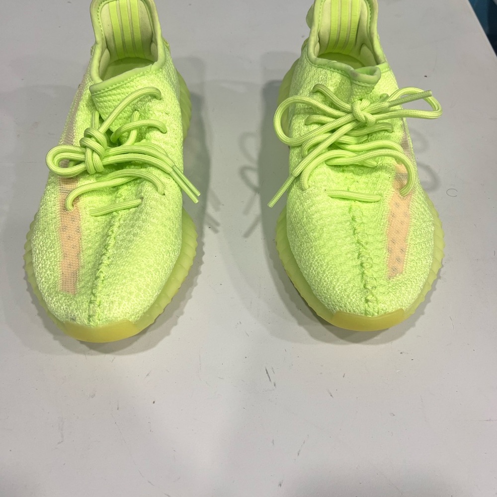 Adidas Yeezy Boost 350 V2 Glow - Picture 4 of 8